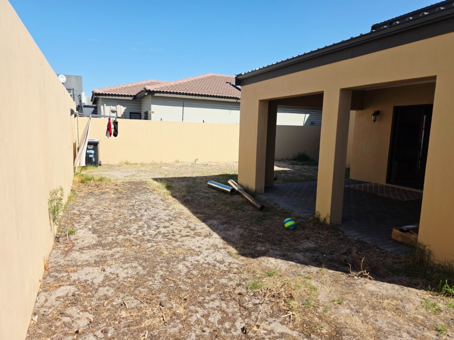 5 Bedroom Property for Sale in Sandown Western Cape